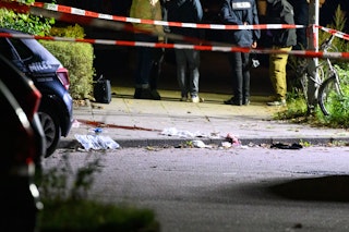 Kopfschuss-Drama in Hamburg: +++ Mann (37) in Lebensgefahr +++ 70 Angehörige belagern Krankenhaus +++ Täter auf der Flucht +++