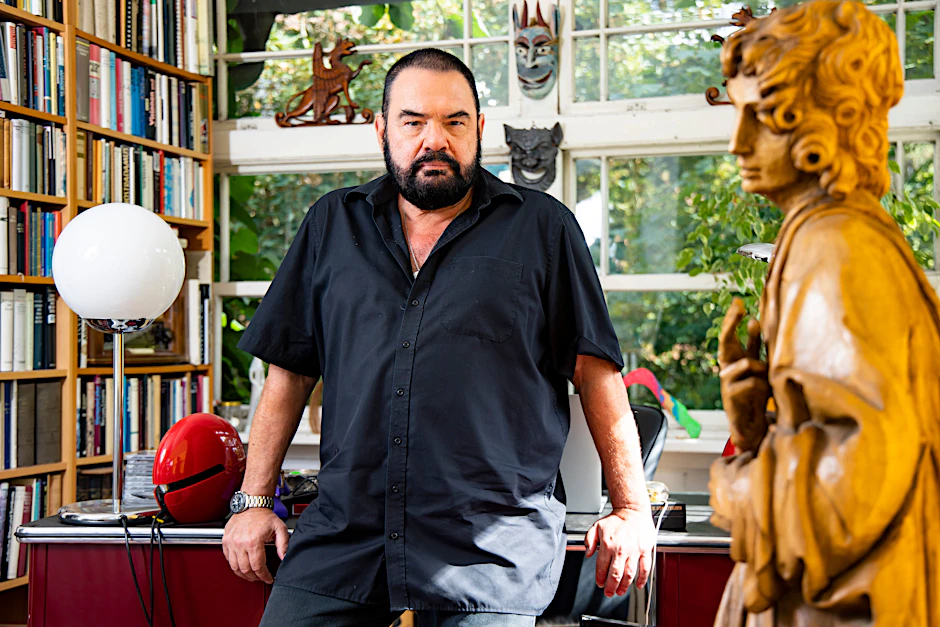 Alphaville-Sänger Marian Gold in seinem Büro