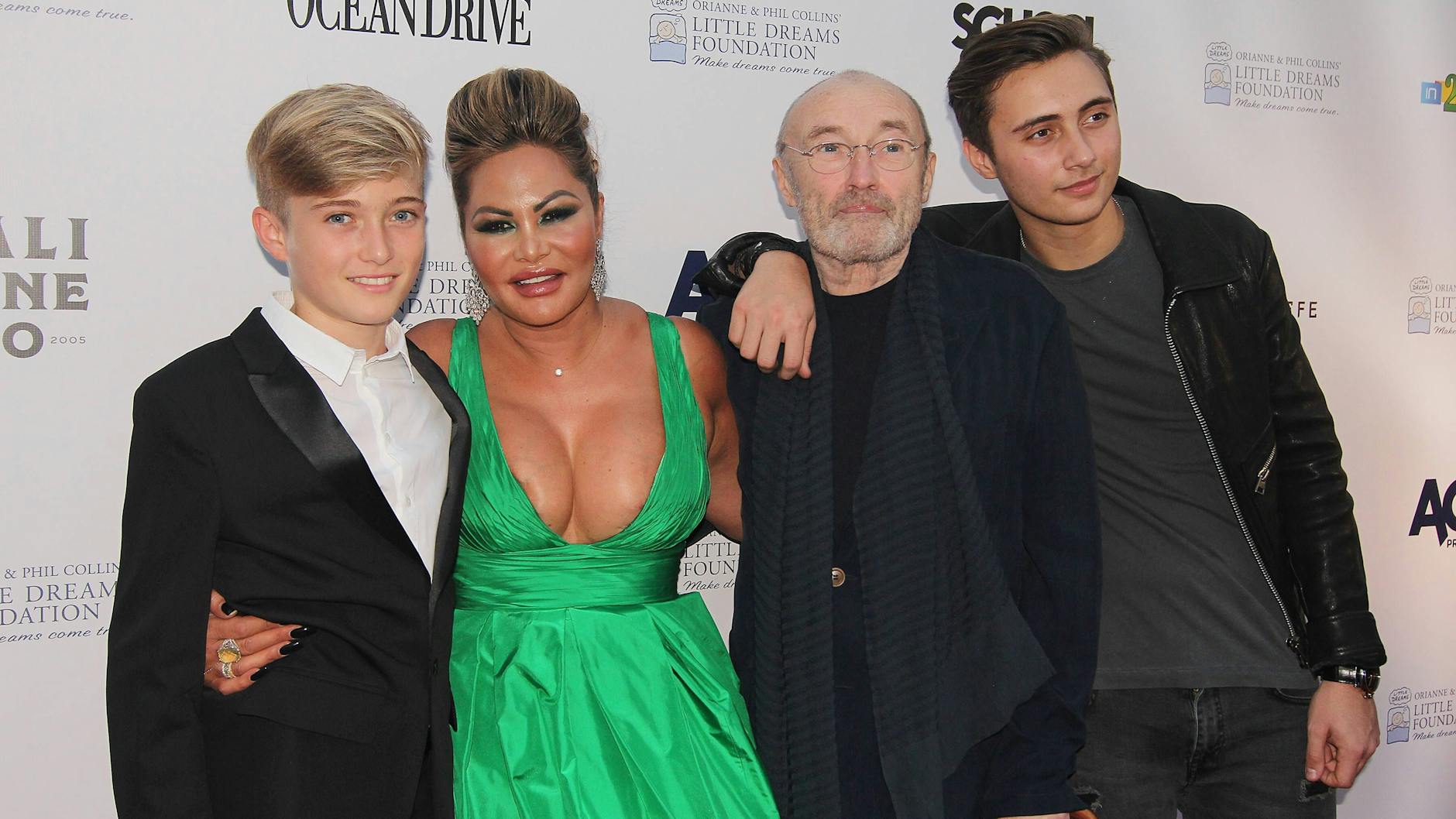 Ein Bild aus glücklicheren Tagen: Phil Collins, seine damalige Frau Orianne und die beiden gemeinsamen Söhne Matthew (l.) und Nicholas (r.)