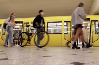 Update! Berliner CDU-Chef fordert 365-Euro-Ticket – und so kontert DIESE Grünen-Politikerin: „Wer rechnen kann, ist klar im Vorteil!“
