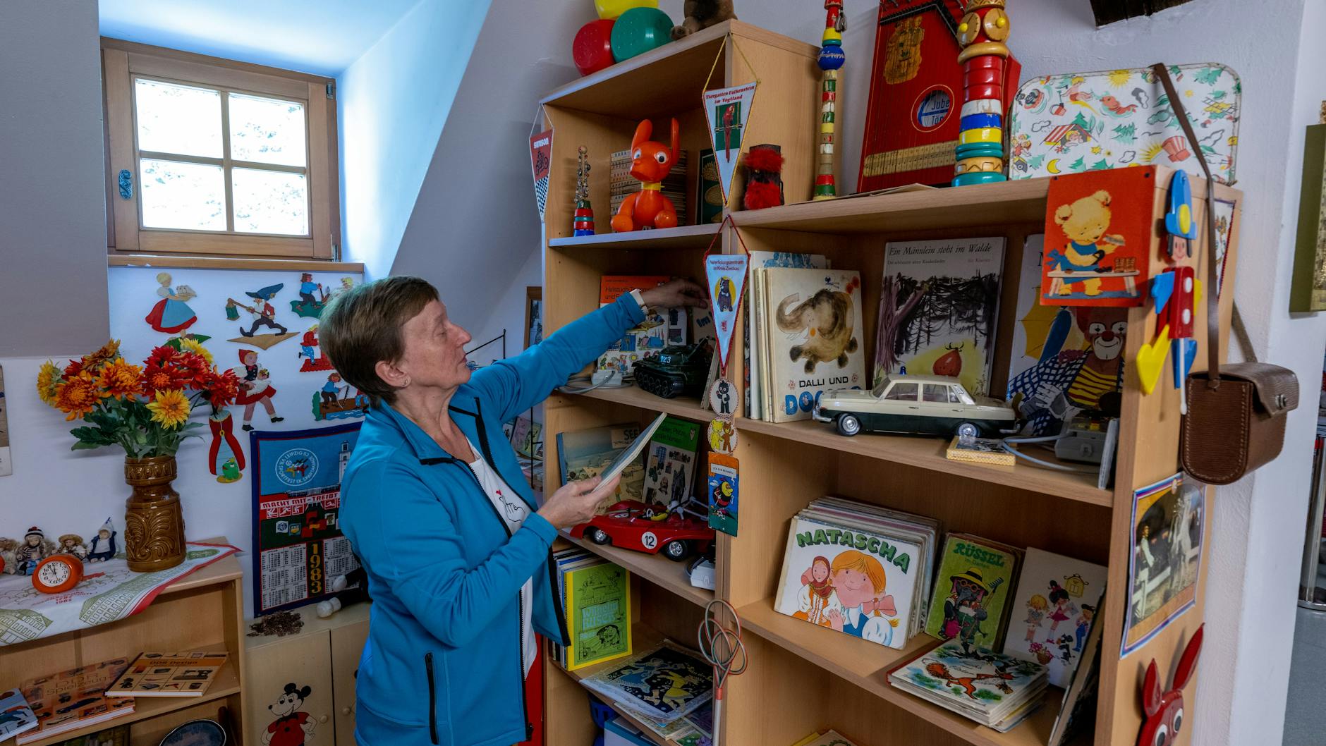 Kindheit in der DDR: Diese Bücher hatten viele Kinder. Spiele, Spielzeug und Dekor wecken Erinnerungen. 