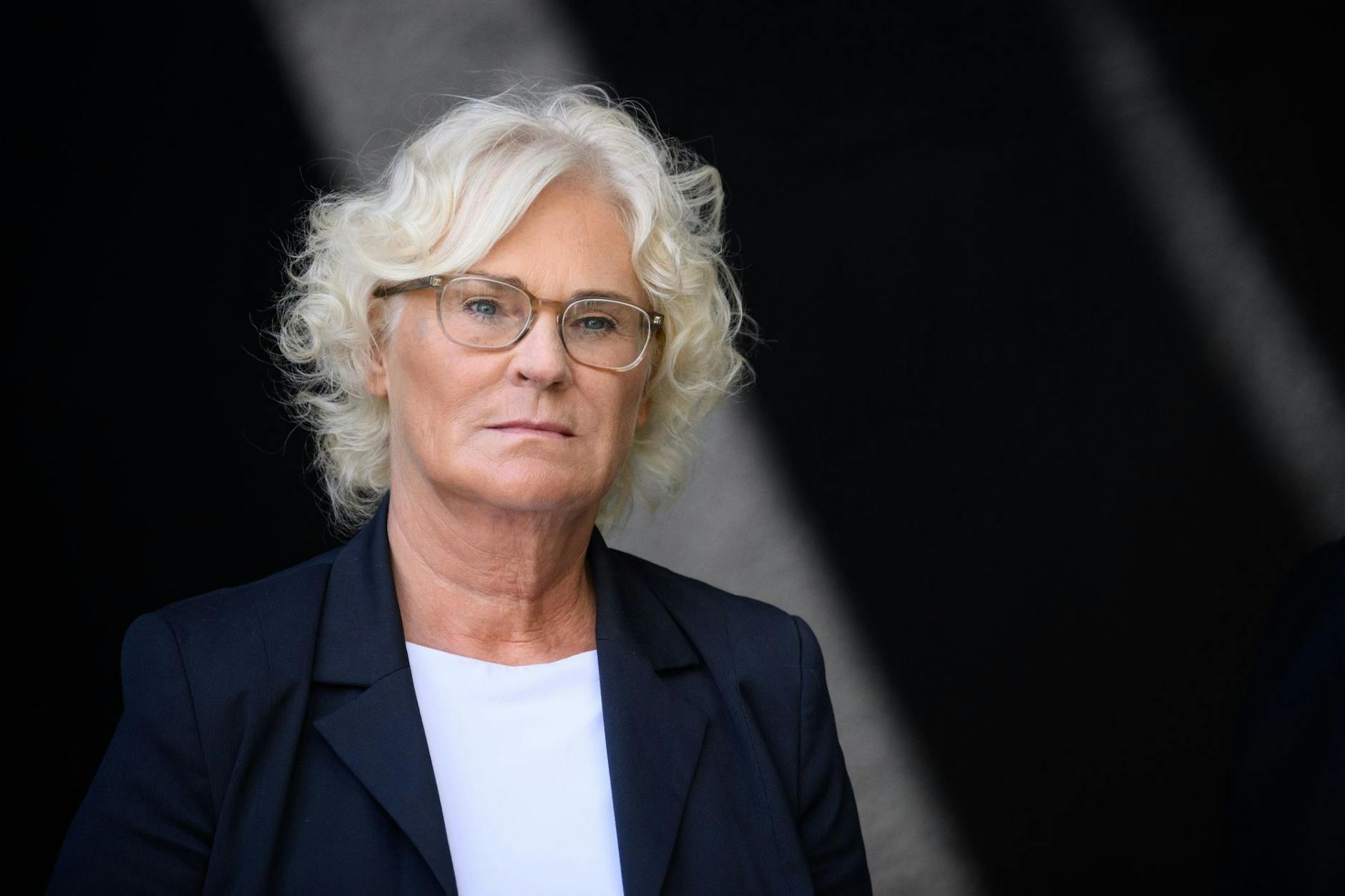 Hatte Mitte April bei einem Flug mit einem Regierungshubschrauber ihren 21-jährigen Sohn mitgenommen: Christine Lambrecht.