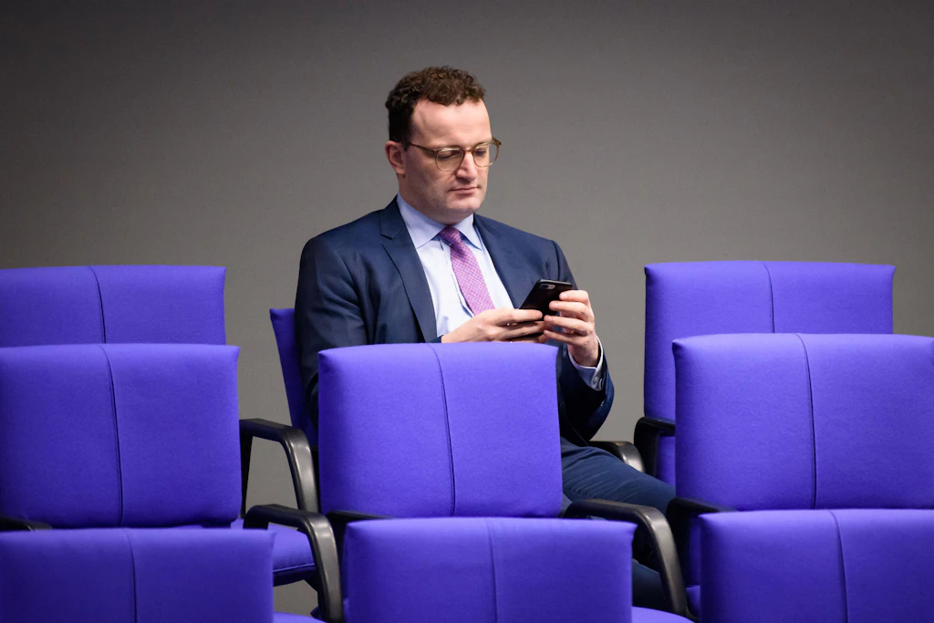 Sucht und schlechte Laune: Jens Spahn verabschiedet sich von Twitter