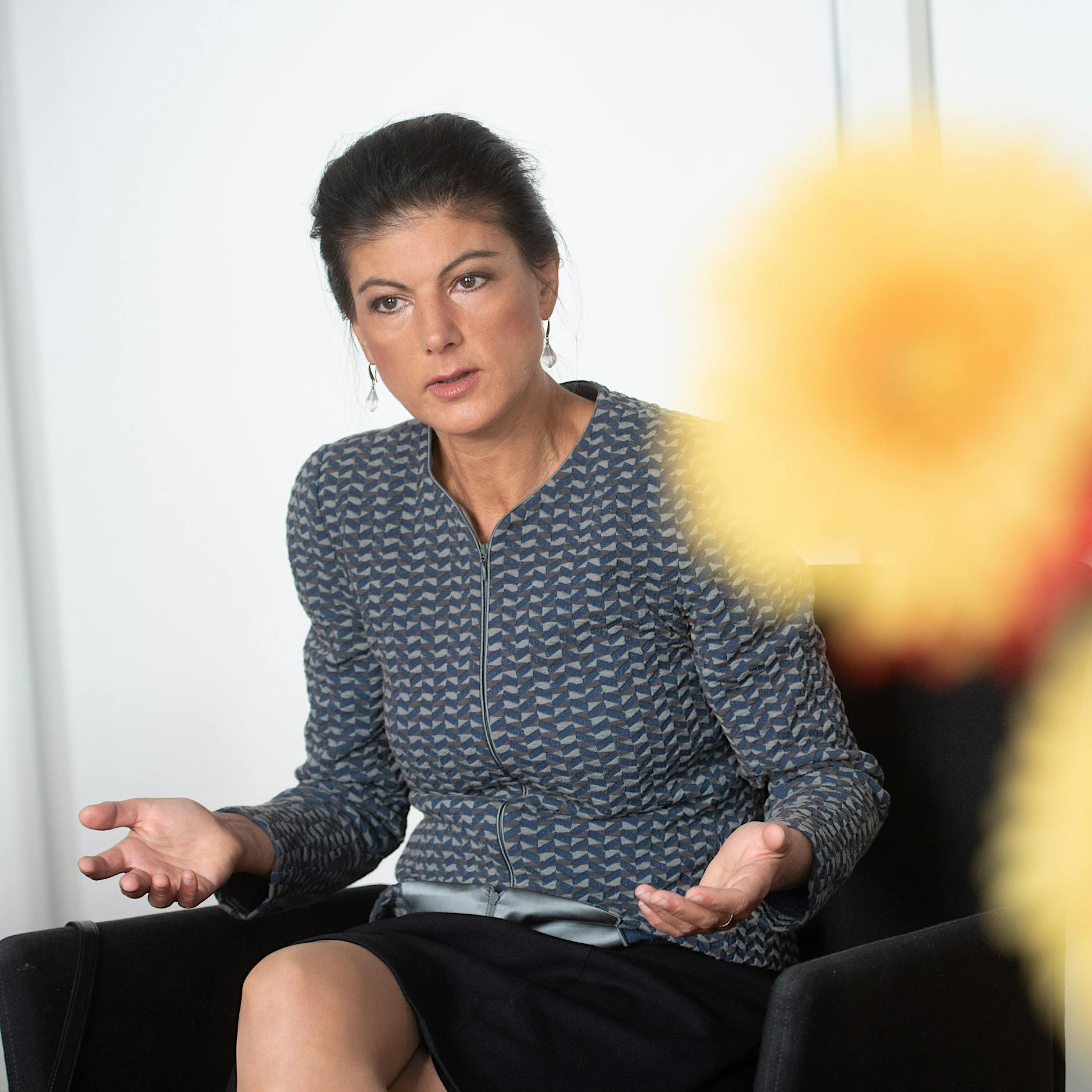 Sahra Wagenknecht: Abrechnung mit Asylpolitik, Großstadt-Linken und Trans-„Mode“