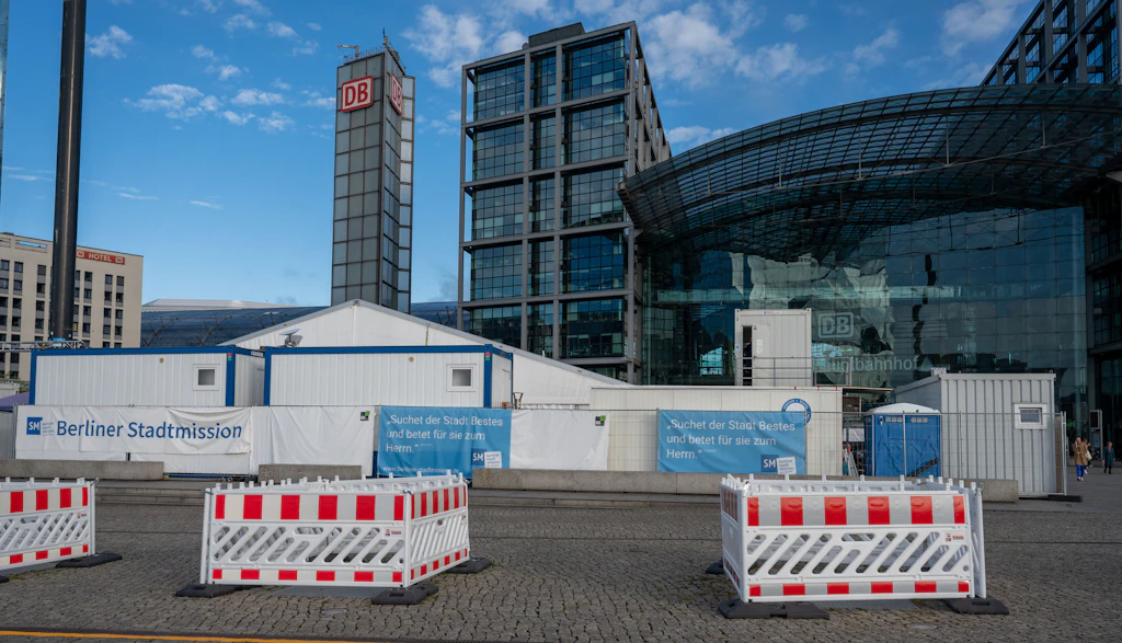 Das Willkommenszelt am Hauptbahnhof wird abgebaut: Was kommt danach?