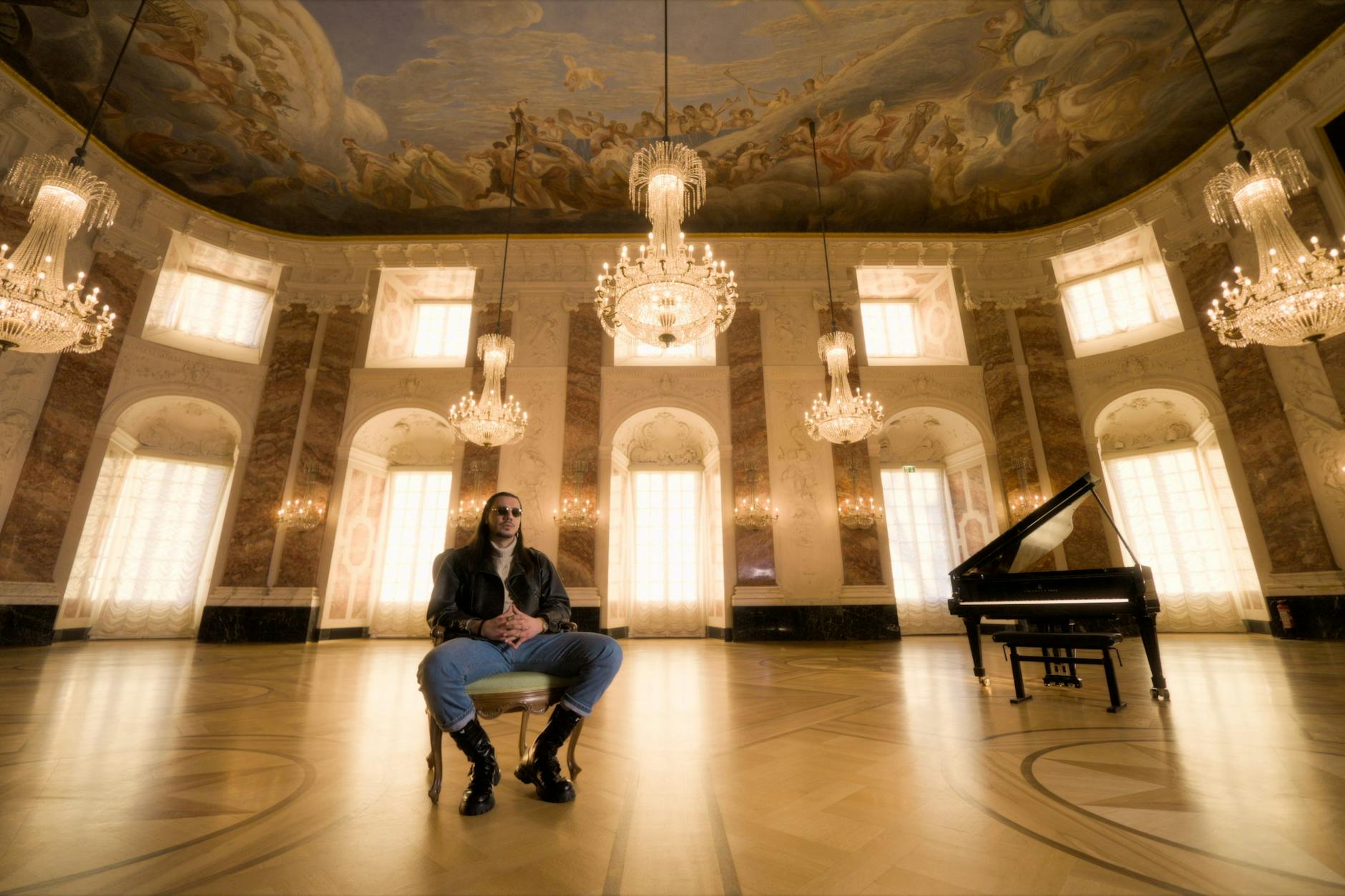 Aus dem Plattenbau in den Pianosaal: Apache 207