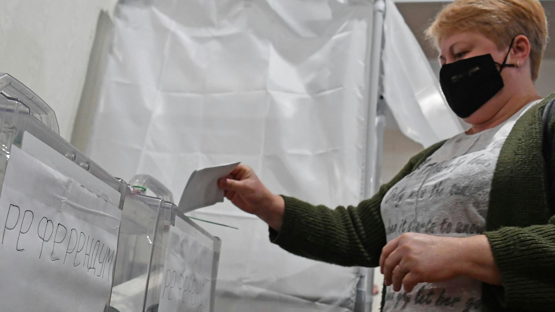 In den russisch kontrollierten Gebieten in der Ost- und Südukraine wird drei Tage lang über den Anschluss an Russland abgestimmt.