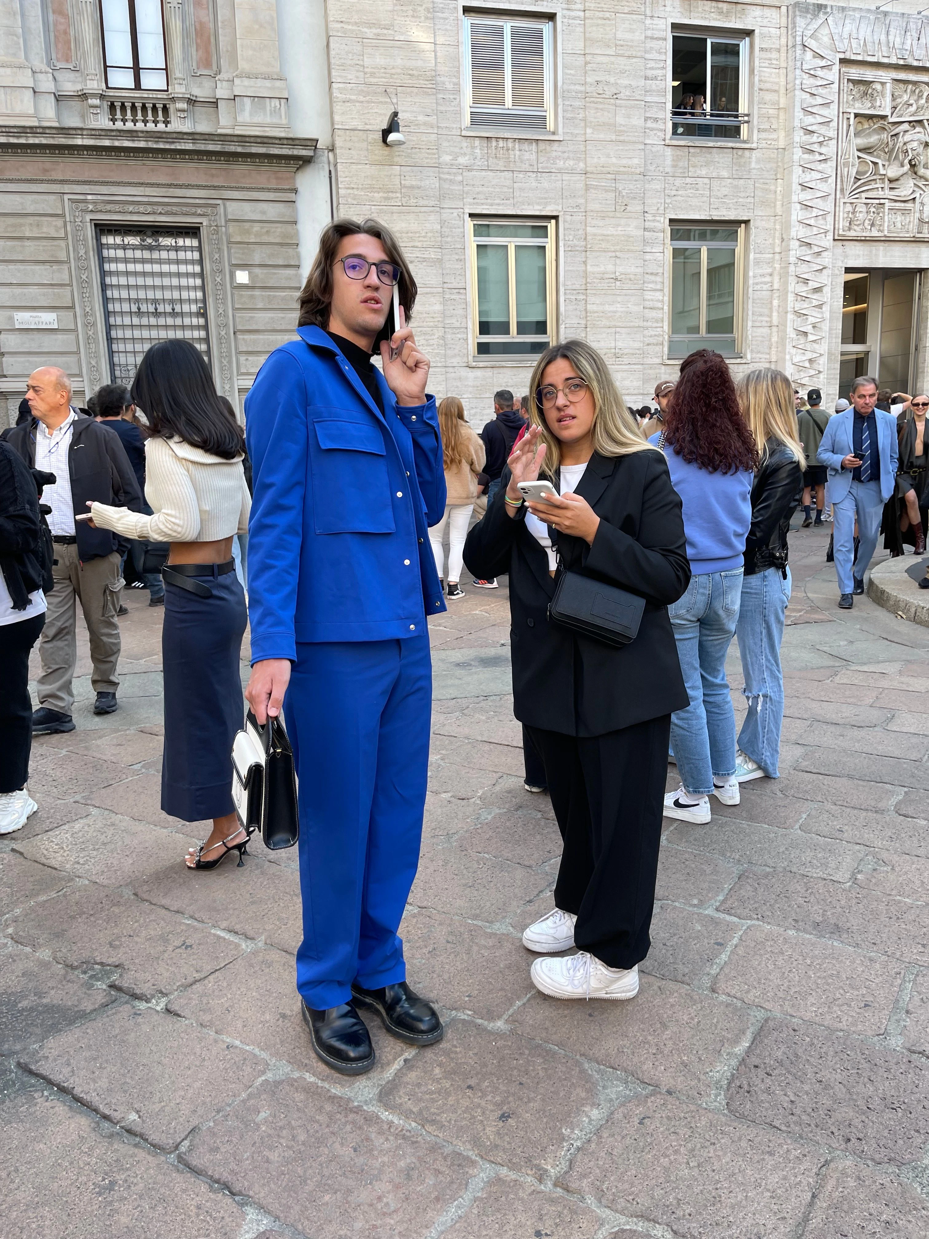 Ohne Handy geht es nicht. Und auf der Fashion Week schon gar nicht.