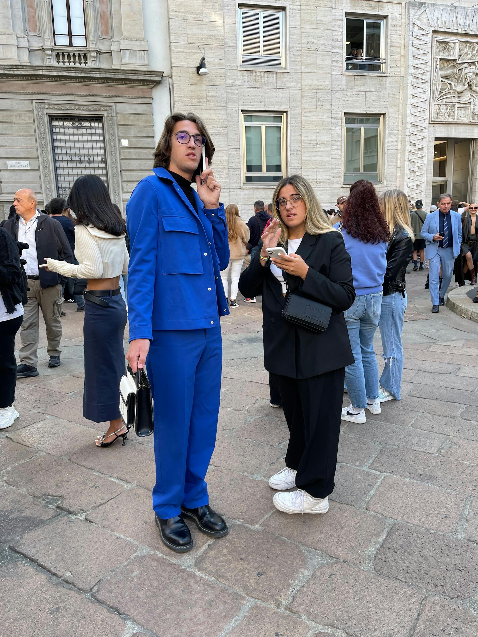 Ohne Handy geht es nicht. Und auf der Fashion Week schon gar nicht.