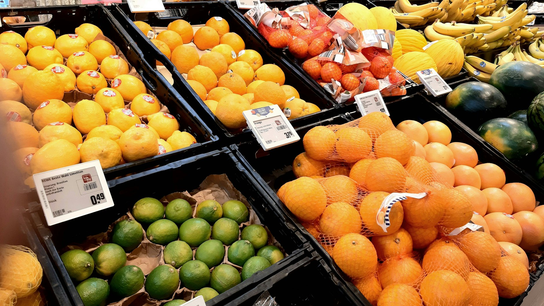Am Anfang des Supermarktes findet sich stets das Regal mit Obst und Gemüse. Dahinter steckt ein psychologischer Trick - wer ihn kennt, spart beim Einkaufen.