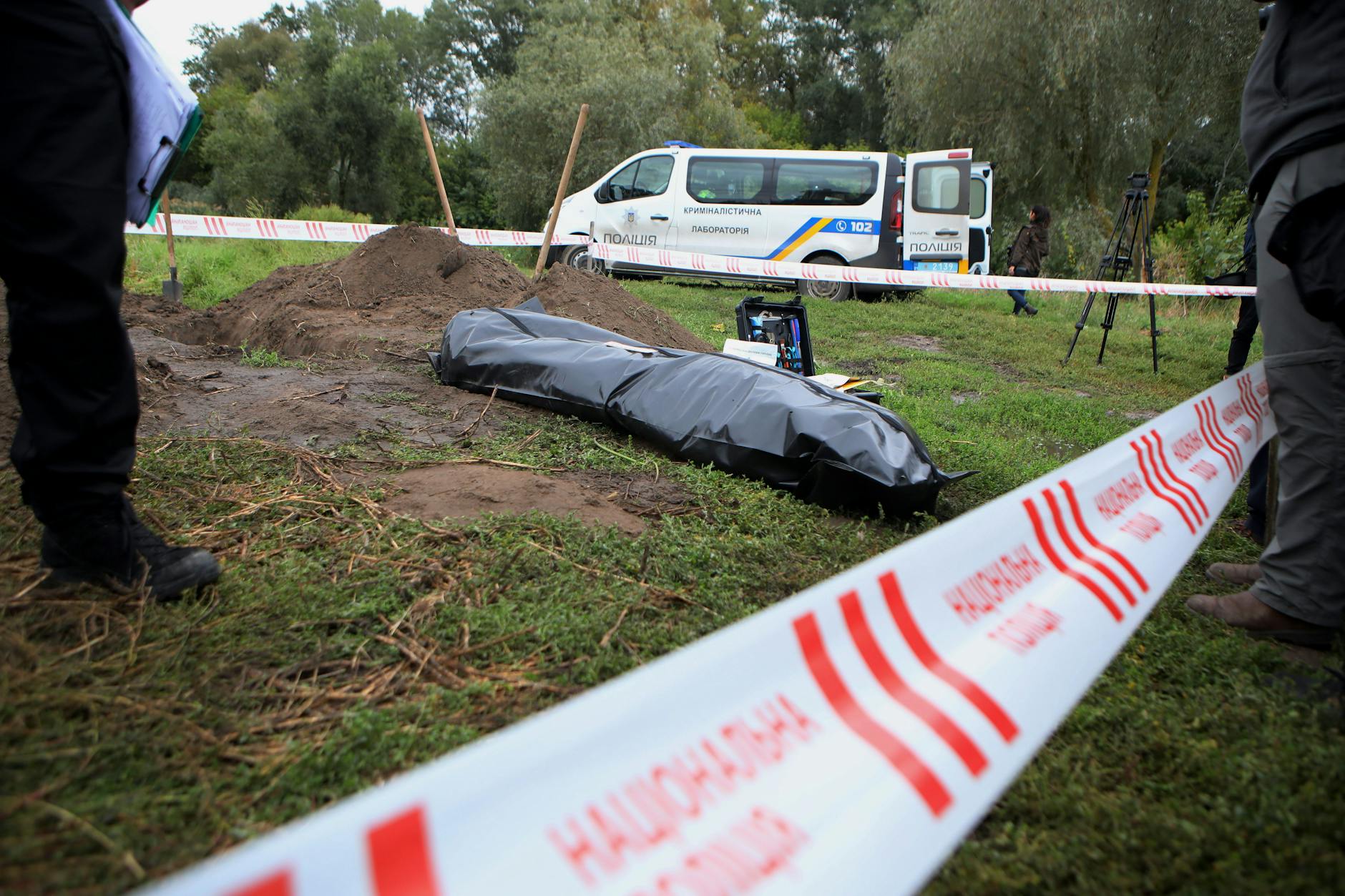 Ein Leichensack mit den sterblichen Überresten eines Zivilisten in der befreiten Stadt Balaklia in der Ukraine. 
