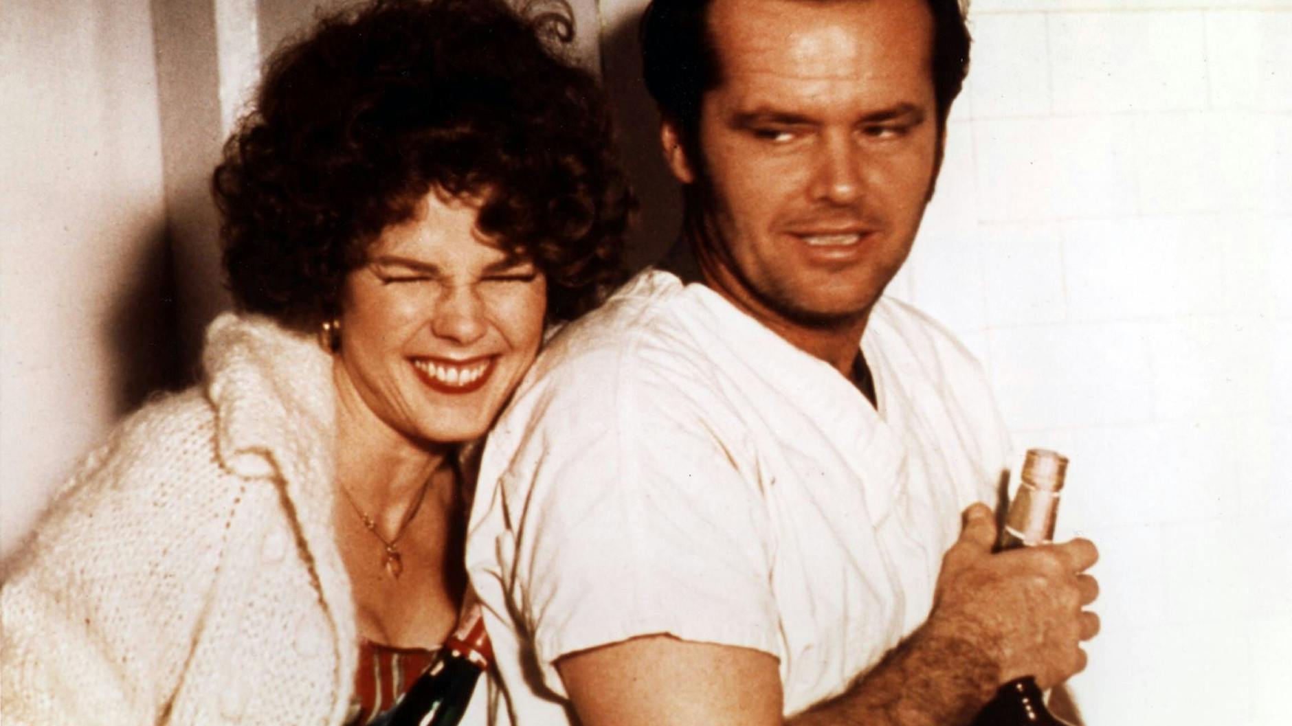 Louise Fletcher mit ihrem Co-Star Jack Nicholson am Set von „Einer flog über das Kuckucksnest“.