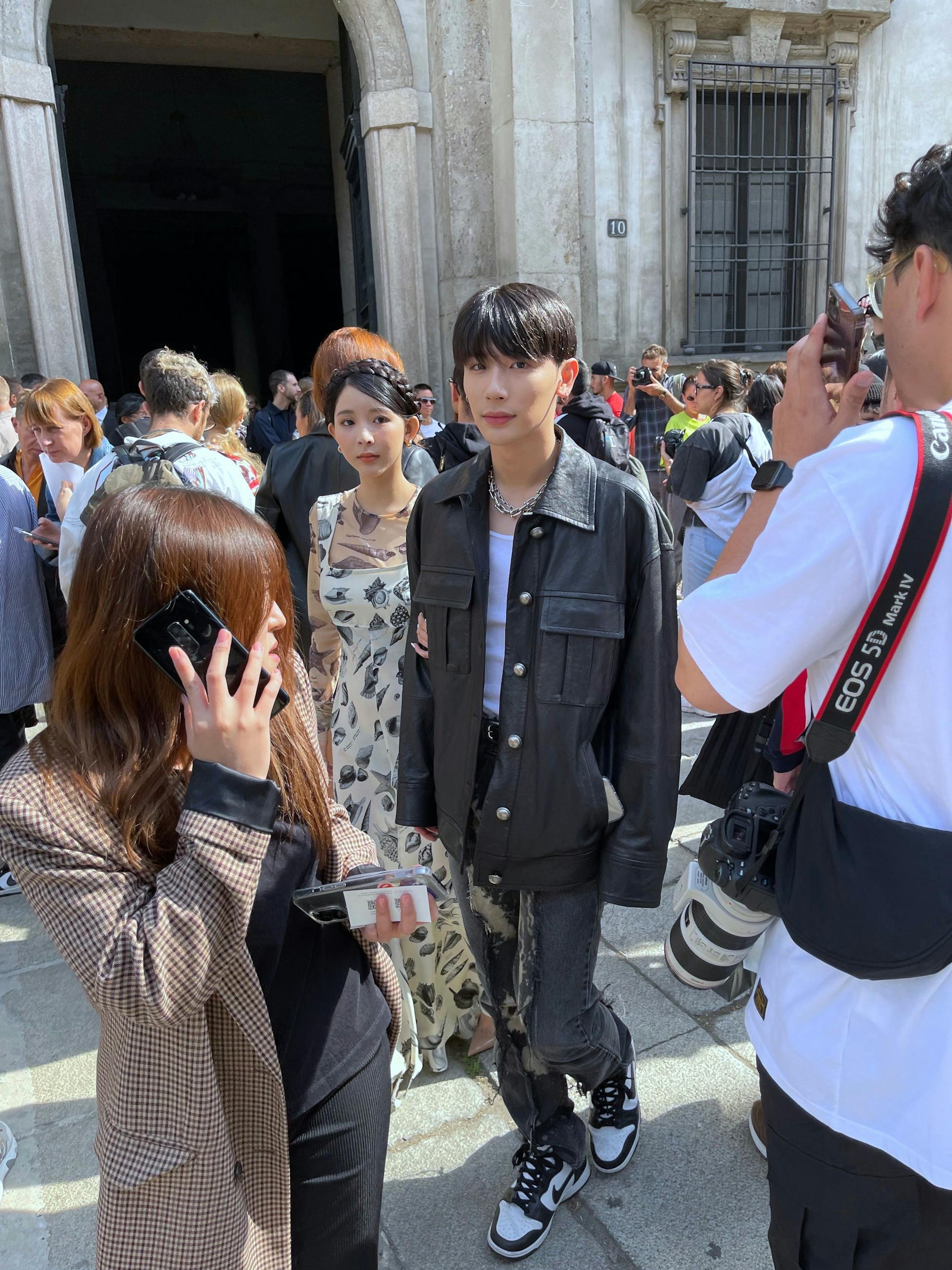Auf der Mailänder Modewoche sieht man viele junge asiatische Gäste. 