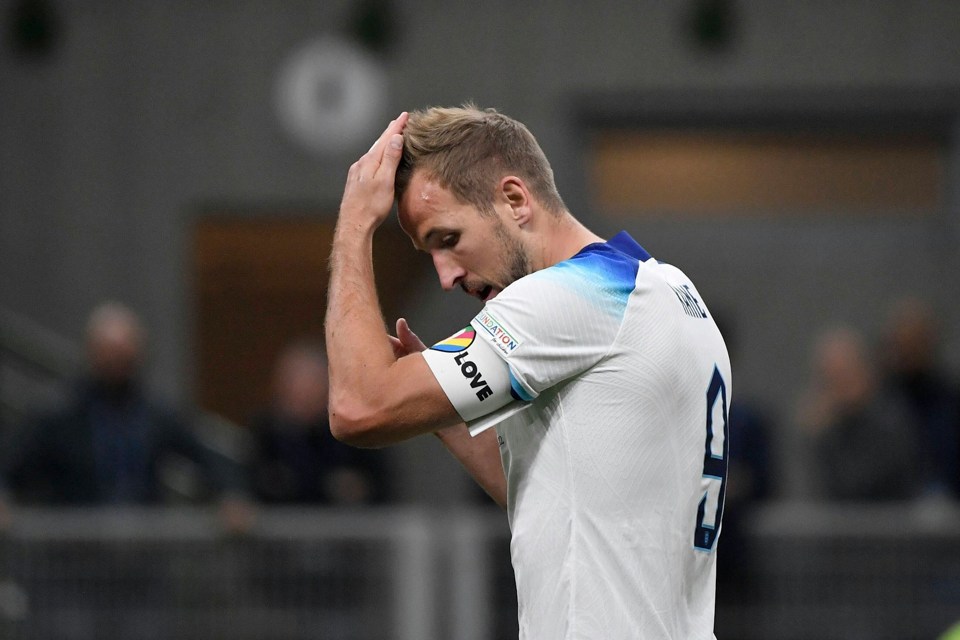 Harry Kane und seine englischen Teamkollegen stehen nach dem 0:1 in Italien und dem Abstieg in der Nations League mächtig in der Kritik.