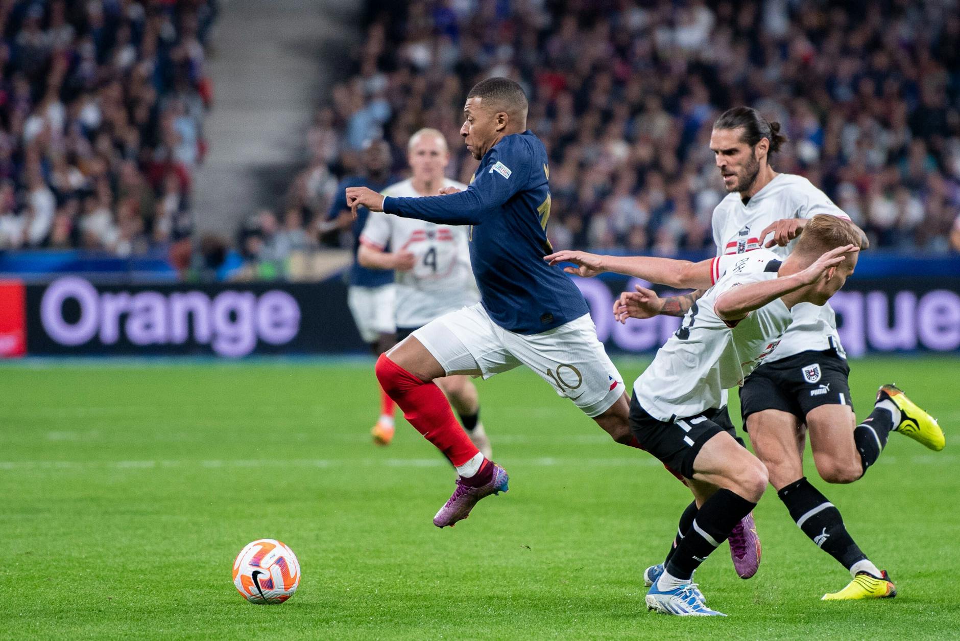 Unions Christopher Trimmel (r.) & Co. sahen beim 0:2 in Paris gegen Frankreich um Superstar Kylian Mbappé kaum einen Stich.