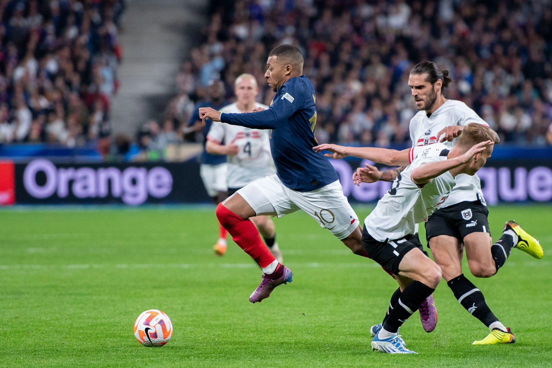 Unions Christopher Trimmel (r.) &amp; Co. sahen beim 0:2 in Paris gegen Frankreich um Superstar Kylian Mbappé kaum einen Stich.