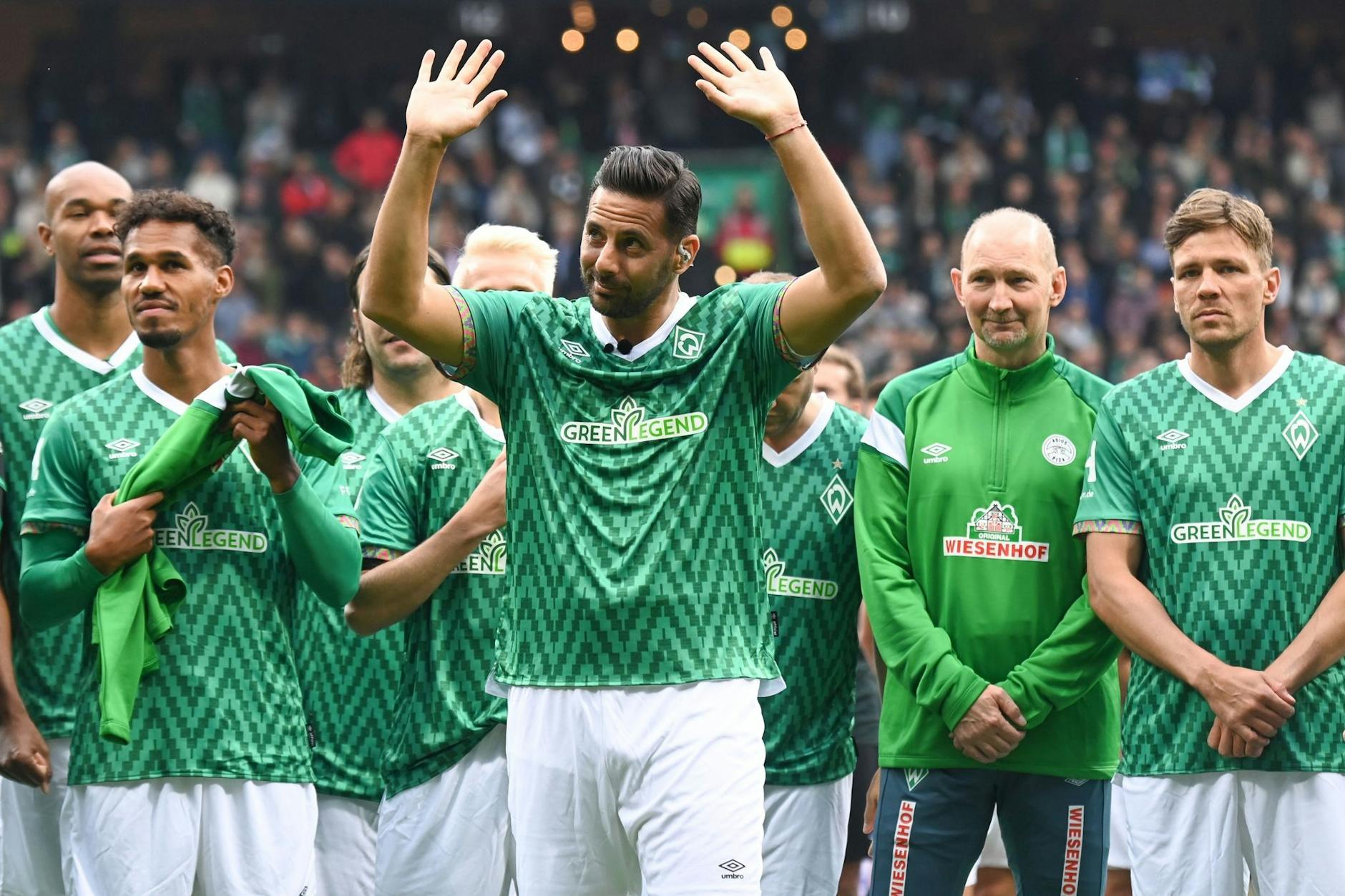 Pizarro (M) ist der älteste Torschütze der Bundesliga-Historie sowie der am häufigsten eingesetzte ausländische Spieler (490).