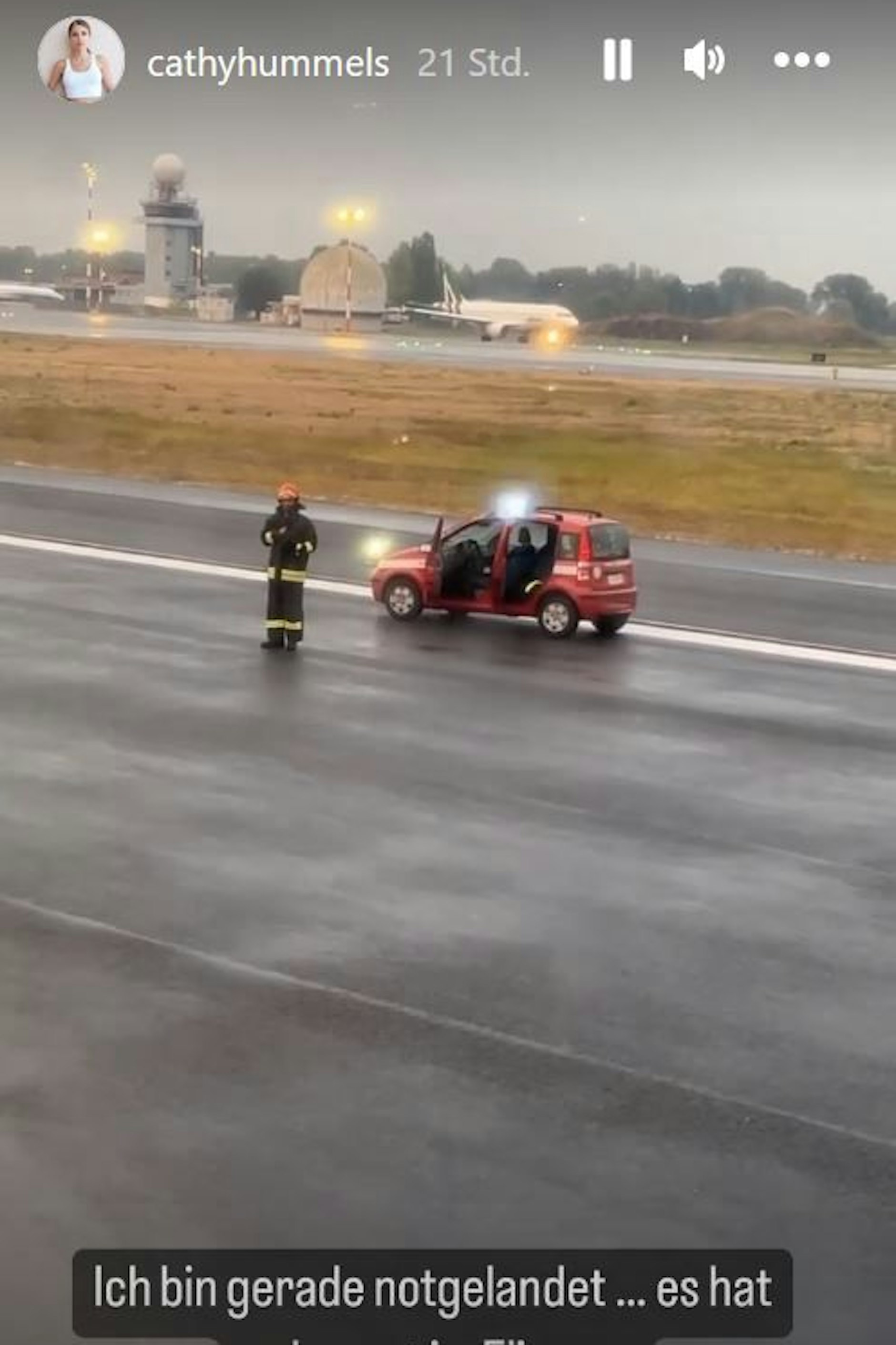 Cathy Hummels ist notgelandet. 