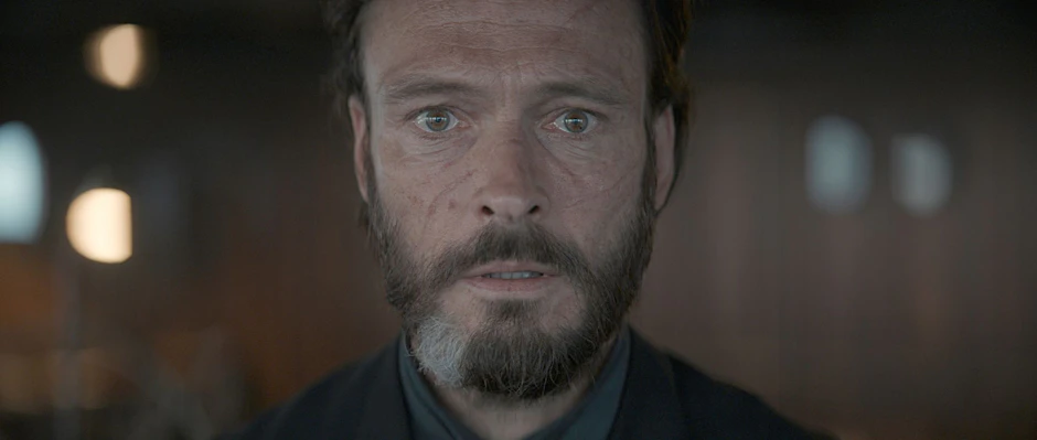 HANDOUT - Andreas Pietschmann spielt Eryk Larsen in der Netflix-Serie «1899».  