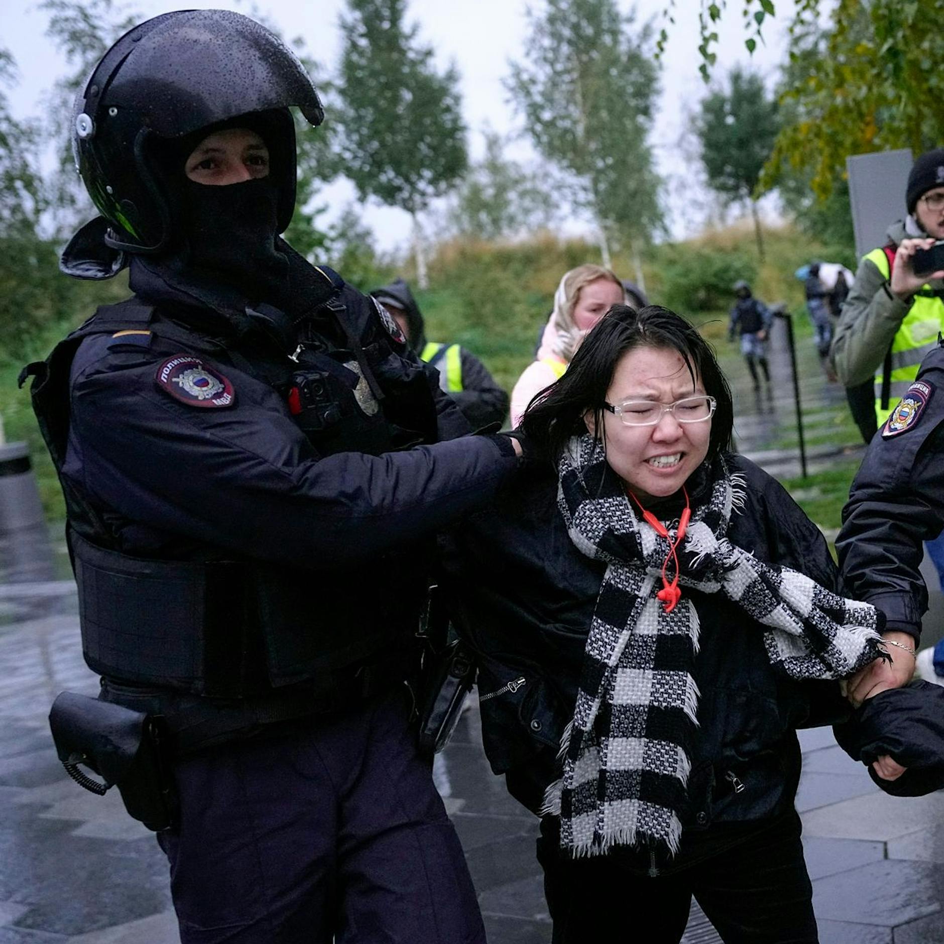 Kriegs-Wahnsinn in Russland: So verzweifelt kämpfen die Menschen gegen Putins Teilmobilmachung