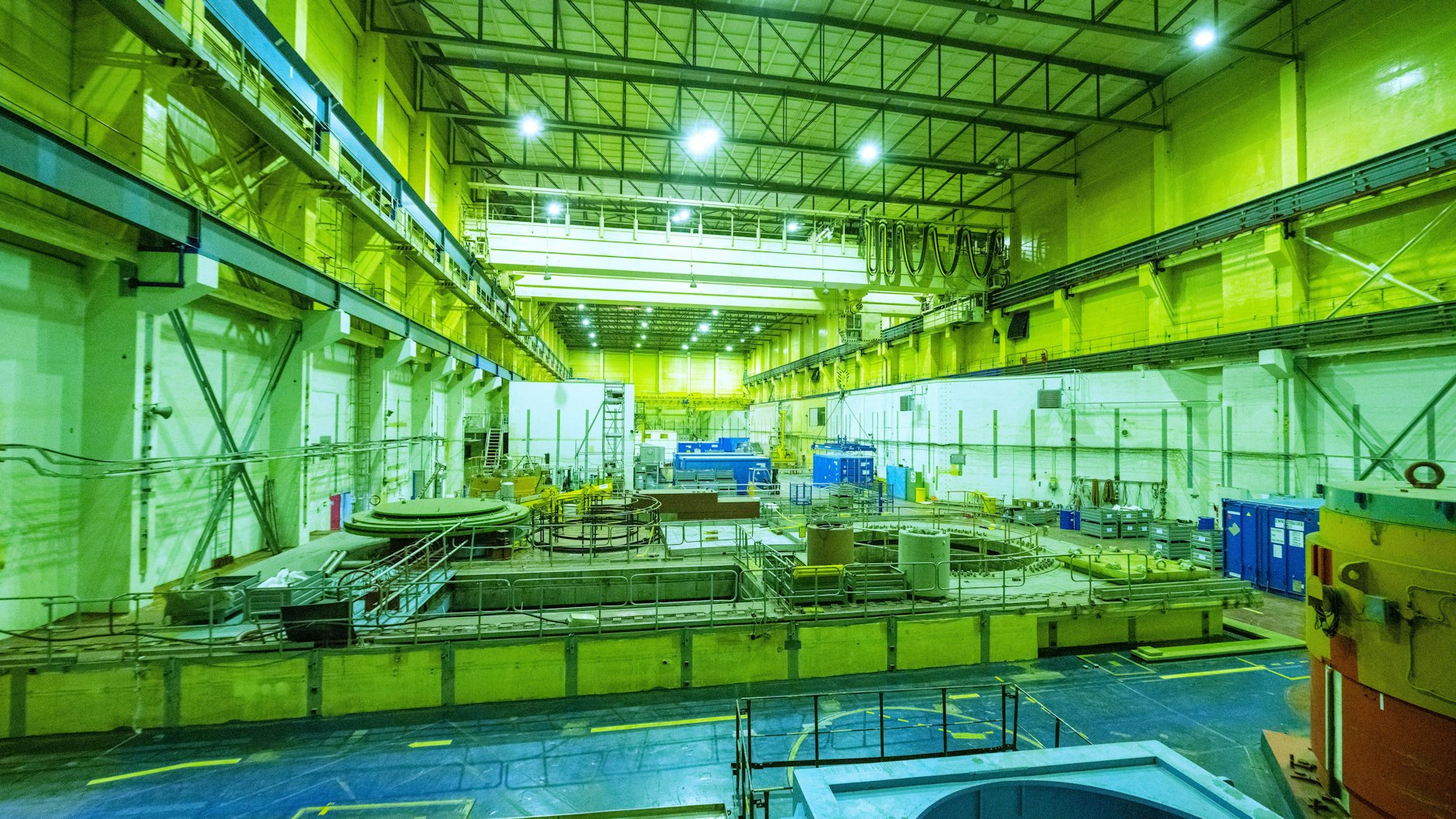 Der Reaktorsaal von Block 3: Das Kernkraftwerk VE Kombinat Kernkraftwerke „Bruno Leuschner“ sollte die DDR autark von Stromimporten machen.