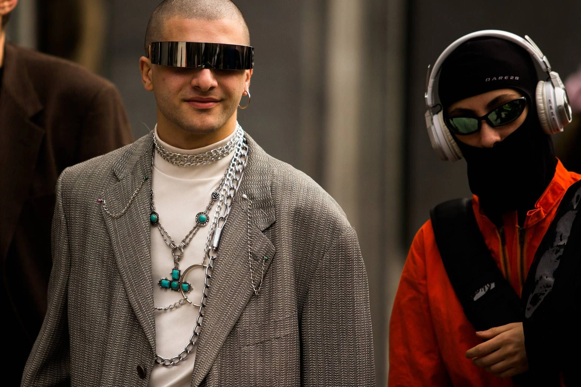 Street Style aus Tiflis: Seit einigen Saisons ist die Sturmhaube ein beliebtes Modeaccessoire.