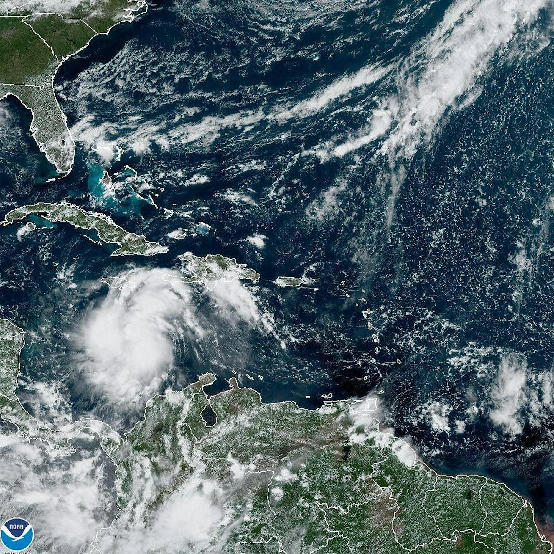 Extrem-Absturz beim Wetter mit Kälte und Schnee! Monster-Hurrikan-Alarm +++ Böen bis 250 km/h