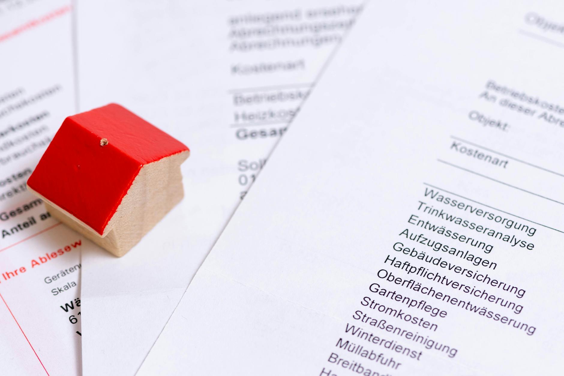 Die Betriebskostenabrechnung unter die Lupe zu nehmen, kann sich lohnen. 