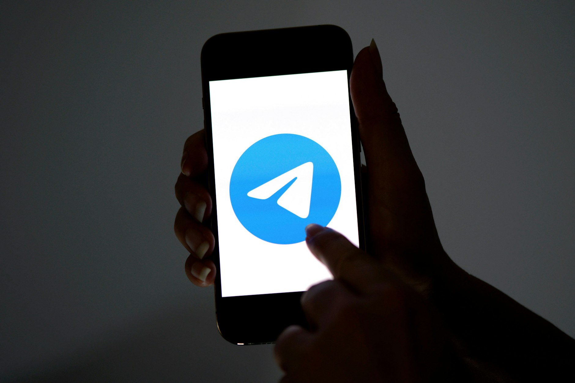 Telegram zählt zu den erfolgreichsten Messenger-Diensten weltweit – und steht wegen der Verbreitung problematischer Inhalte immer wieder in der Kritik.