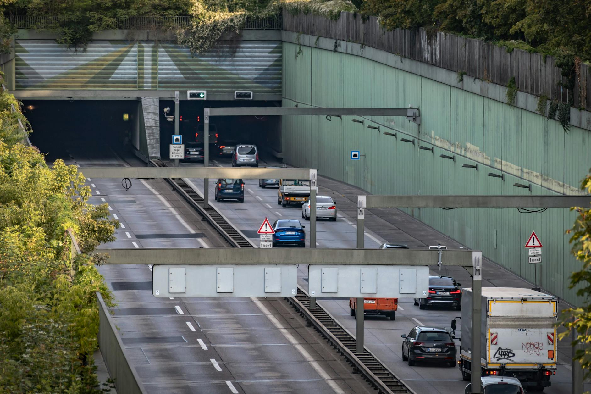 Sperrung des Autobahntunnels Tegel sorgt weiter für Staus