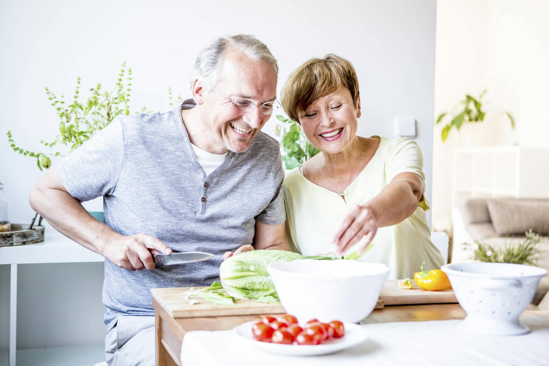 Gemeinsames Kochen ist gut für die Psyche, Rohkost jedoch nichts fürs Abendessen.