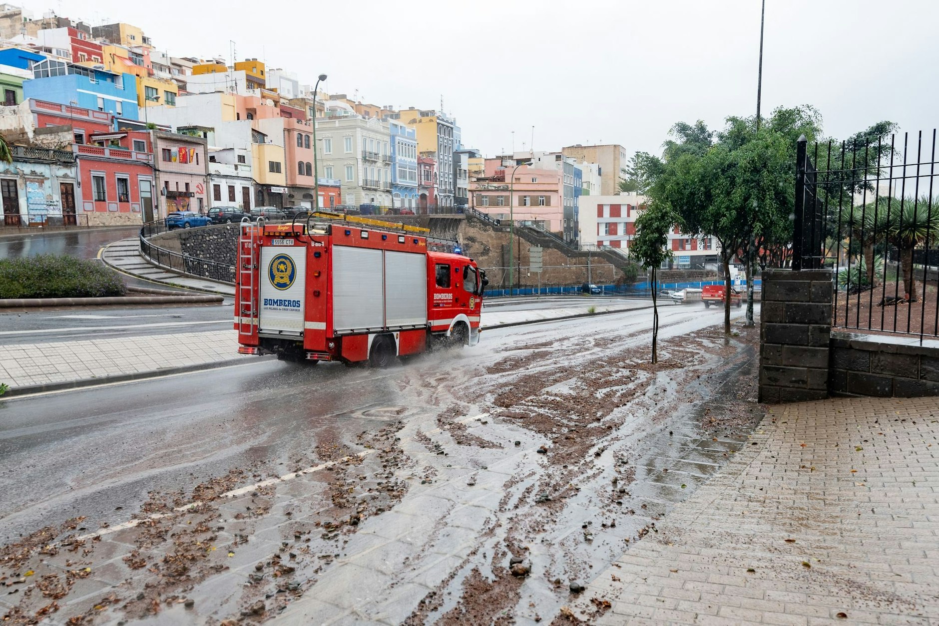 Auf La Palma und den größeren Inseln Gran Canaria und Teneriffa kam es vereinzelt zu Stromausfällen.  