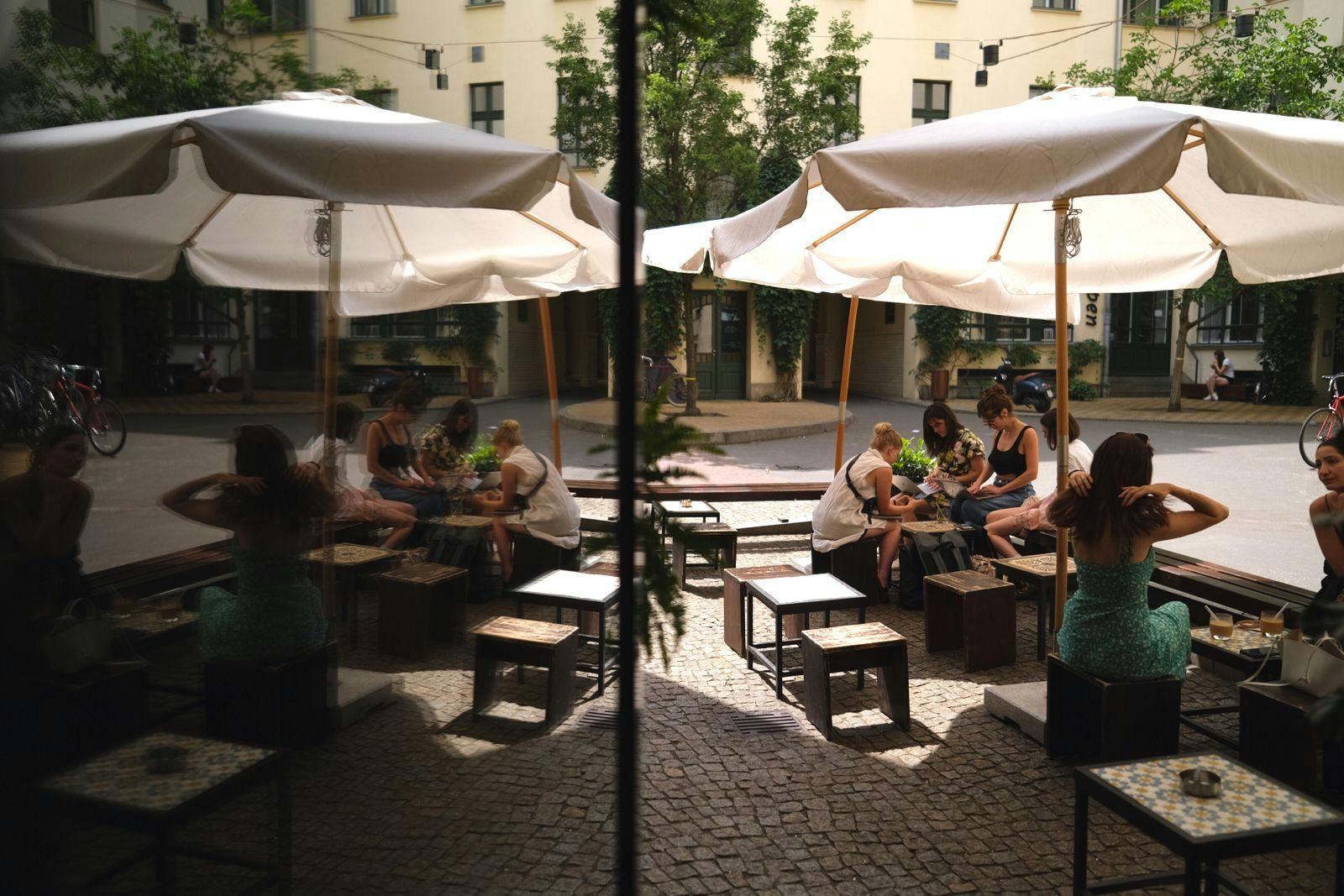 Ist da ein Tisch frei? Nichts wie hin! Oder wird man platziert?