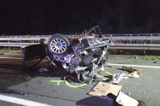 Horror-Unfall auf der A1 bei Gevelsberg: Aus diesem Schrotthaufen kam der Fahrer lebend raus