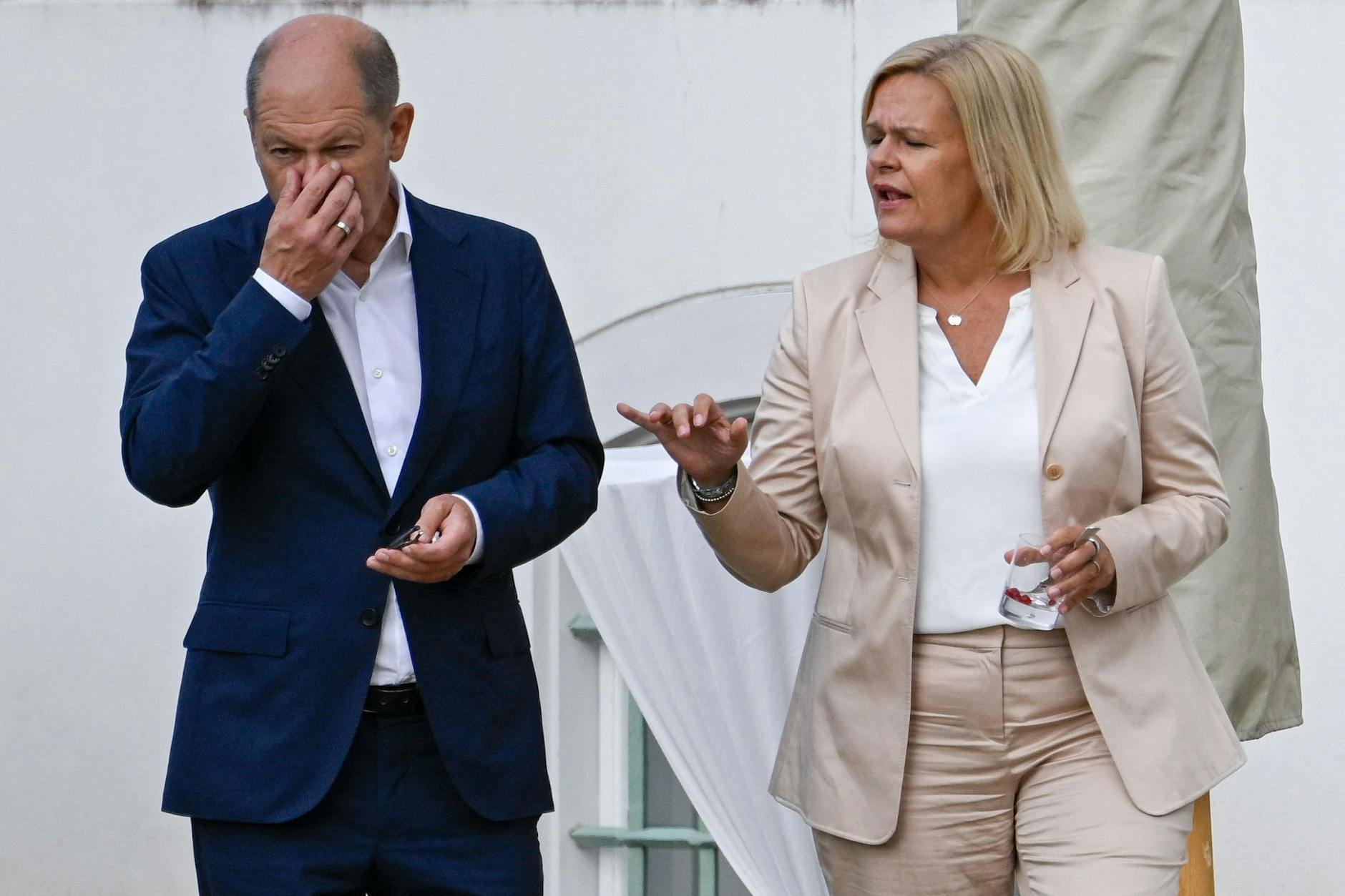 Olaf Scholz und Nancy Faeser – der Kanzler und die Ministerin sind positiv auf das Virus getestet worden. (Archivbild)