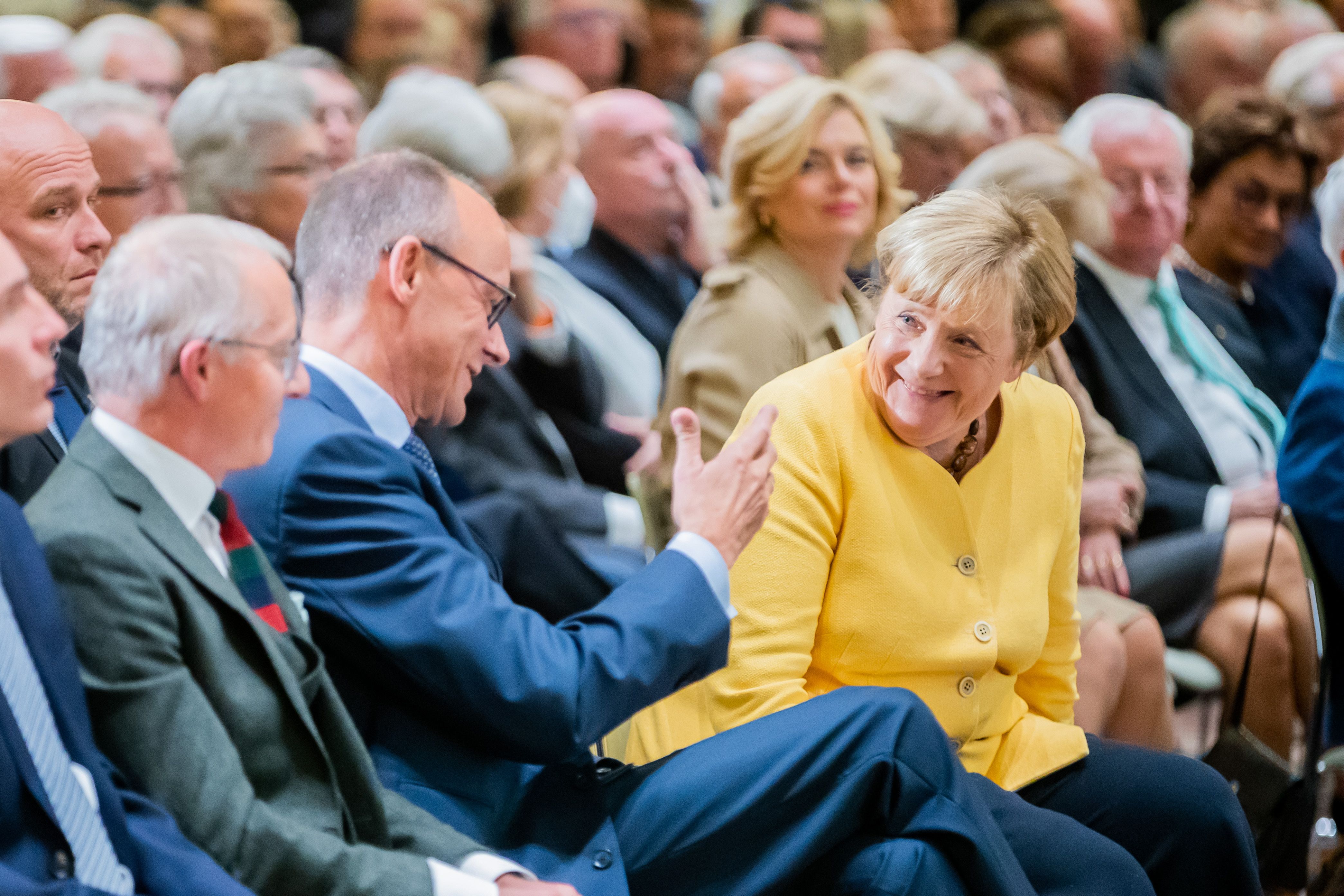 Auftakt Für Die Kohl-Stiftung: Merkel, Merz – Und Ein Böser Brief