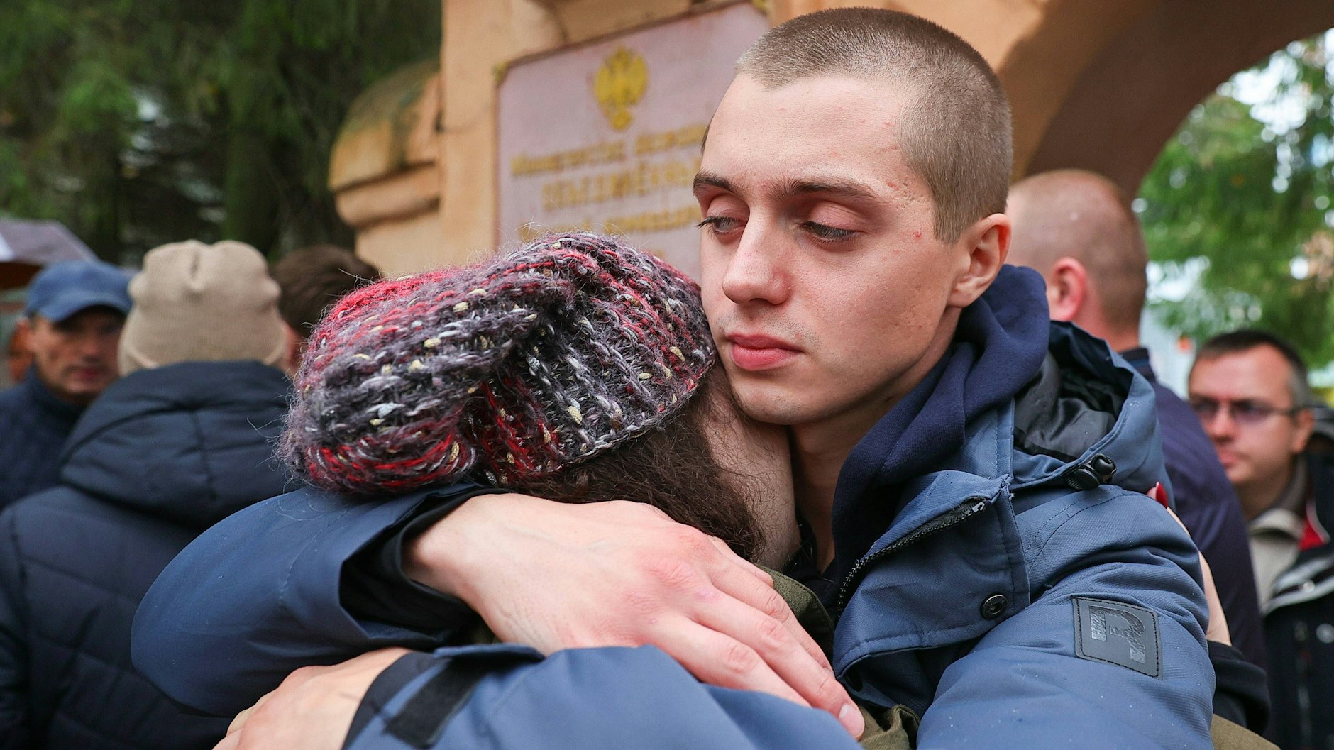 Aufbruch ins Ungewisse. In einem Rekrutierungs-Zentrum in Kineschma in der Region Ivanovo.