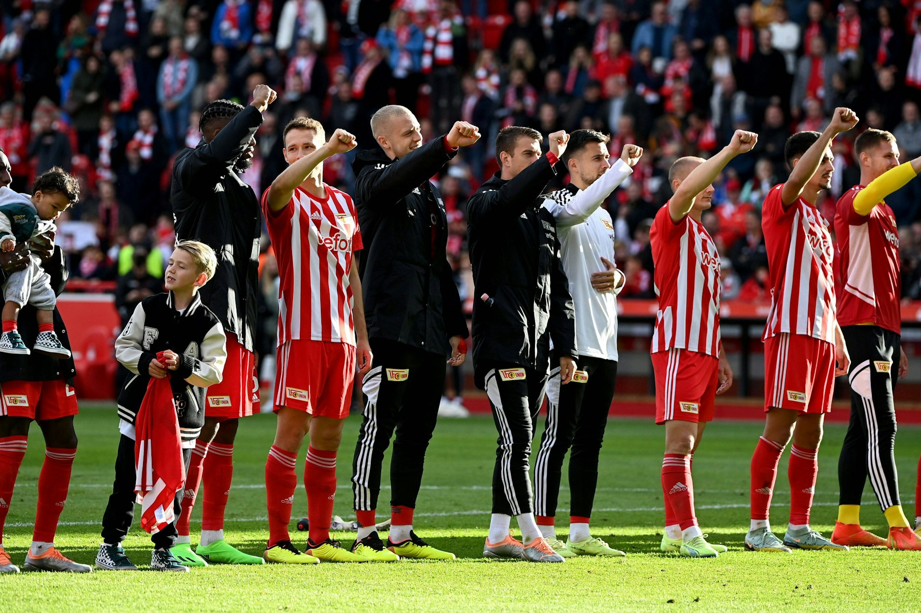 Beim 1. FC Union Berlin sollten die Spieler Siege wie das 2:0 gegen den VfL Wolfsburg und die Tabellenführung in der Bundesliga genießen.