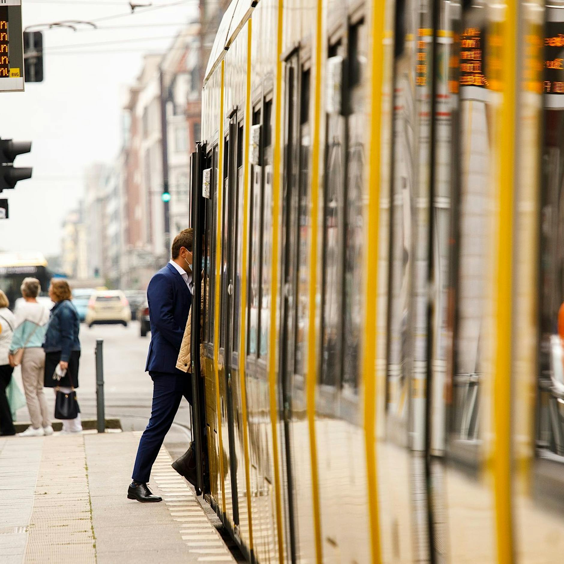 49-Euro-Ticket zu teuer? Verkehrsminister Wissing offen für Rabatte