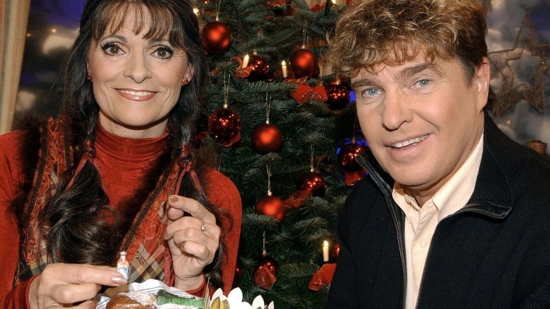 Die Weihnachtssendung mit Frank Schöbel  und Aurora Lacasa lief auch nach der Wende im Fernsehen. Hier 2004 bei der Aufzeichnung für den MDR.