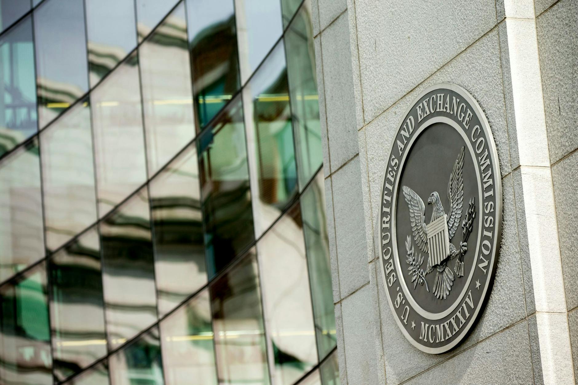 ARCHIV - Der Sitz der US-Börsenaufsicht SEC in Washington.