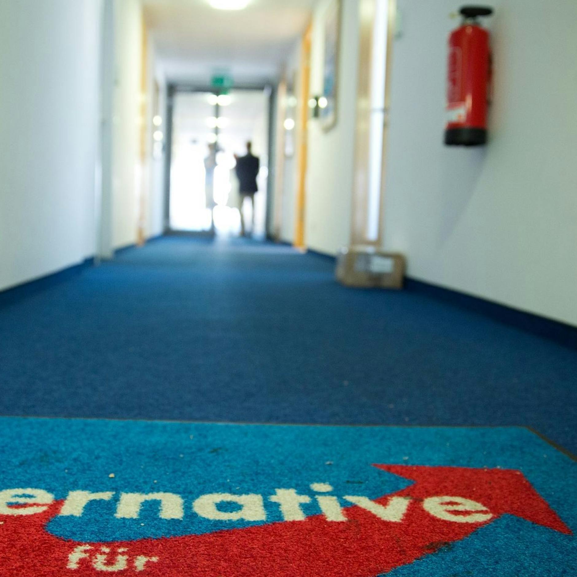 Verdacht auf Untreue: Polizei und Staatsanwaltschaft durchsuchen AfD-Zentrale in Berlin