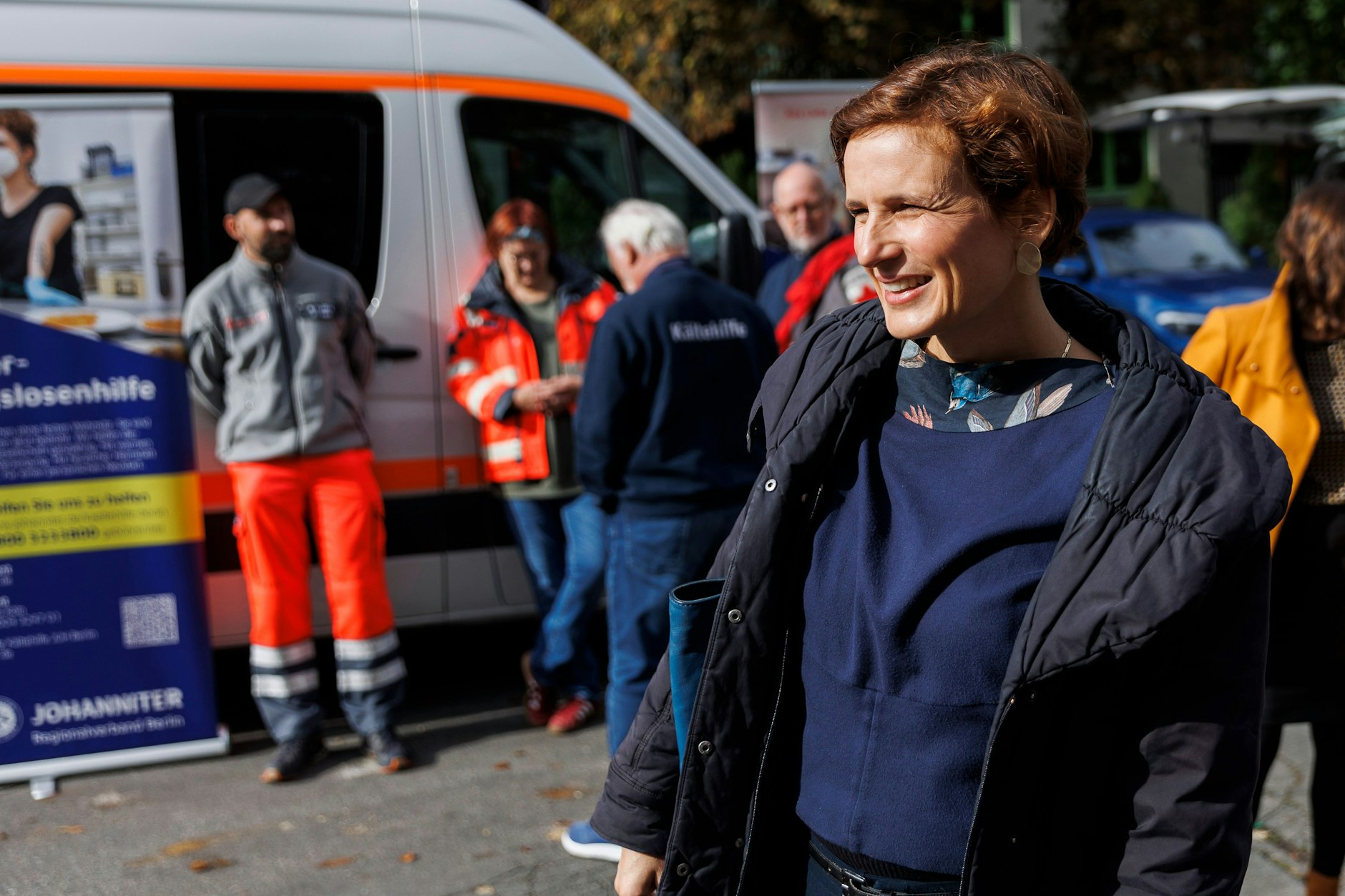 &nbsp;Katja Kipping (Die Linke), Berliner Senatorin für Integration, Arbeit und Soziales, steht vor Fahrzeugen der Kältehilfe nach einer Pressekonferenz der Liga der Spitzenverbände der freien Wohlfahrtspflege zum Start der Kältehilfe.&nbsp;