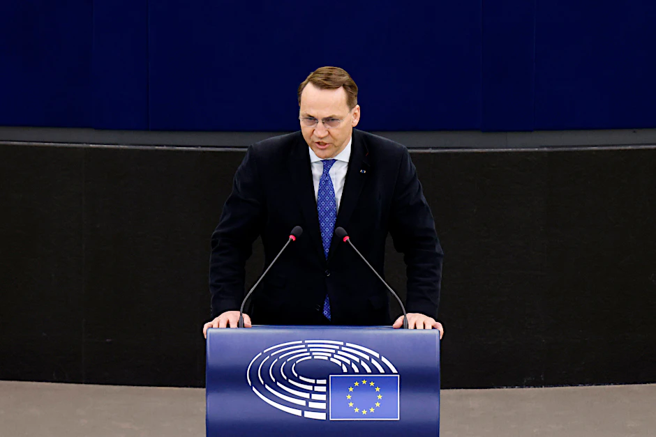 Radoslaw Sikorski im Plenarsaal des Europäischen Parlaments. 