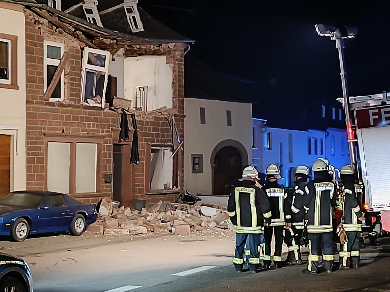 Image - Explosion in Spangdahlem: Einfamilienhaus stürzt ein, Bewohner schwerverletzt