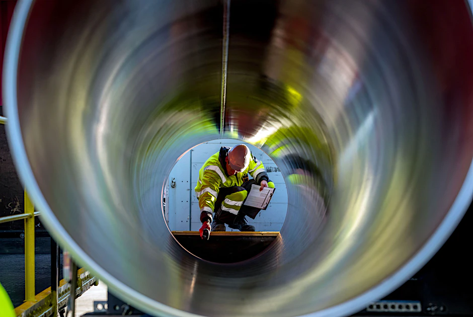 Ein tonnenschweres Nord-Stream-2-Rohr (Archivbild)