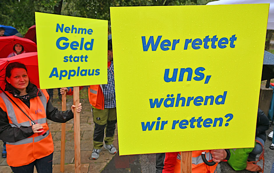 „Alarmstufe Rot“: Seit mehr als zwei Wochen demonstrieren Kliniken in deutschen Städten. In Berlin fand der Abschluss statt.