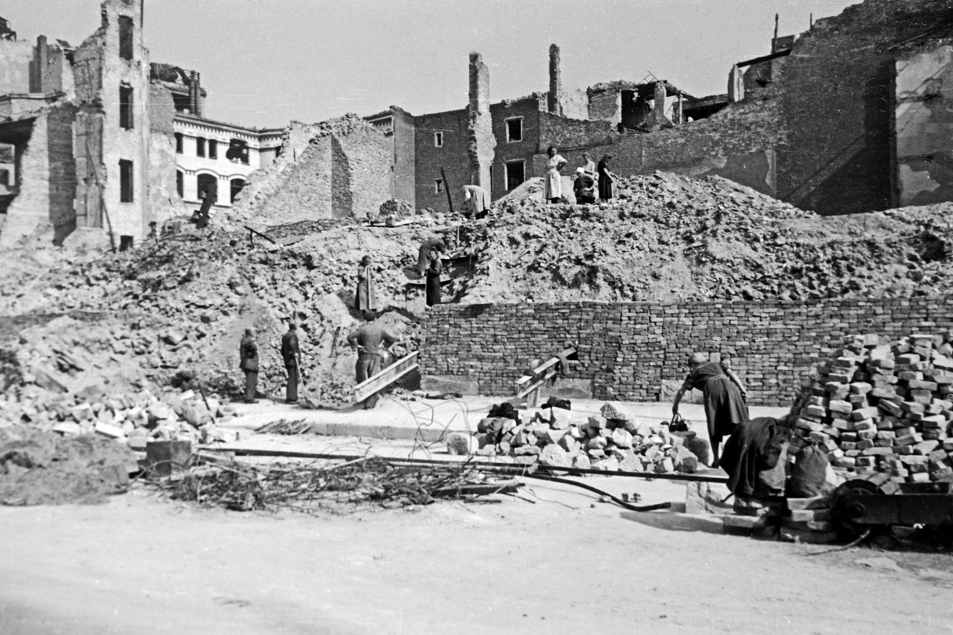Trümmerstadt Berlin im Nachkriegsjahr 1946