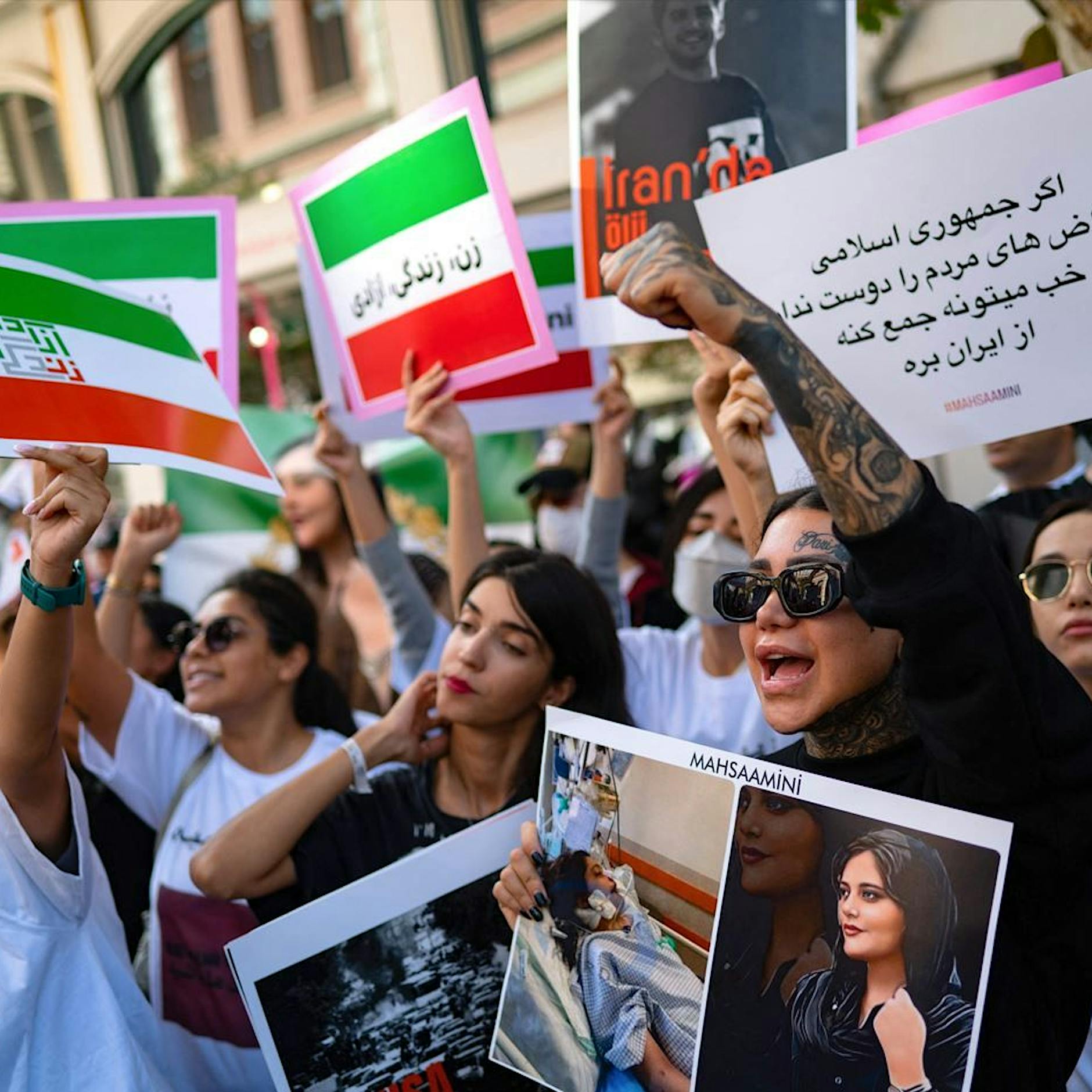Berliner Iranerin: „Khamenei, Irans Frauen hören Ihnen nicht mehr zu!“