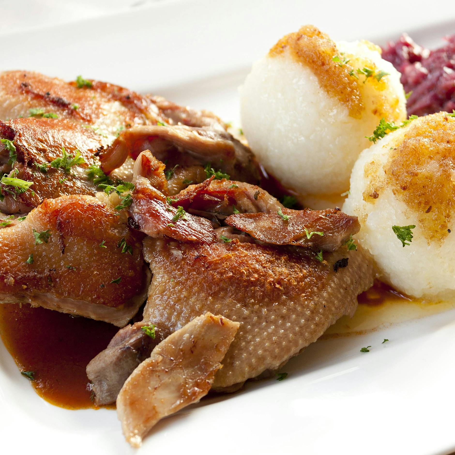 Rotweinsoße und Co.: So viel Alkohol steckt in unserem (Weihnachts-)Essen!